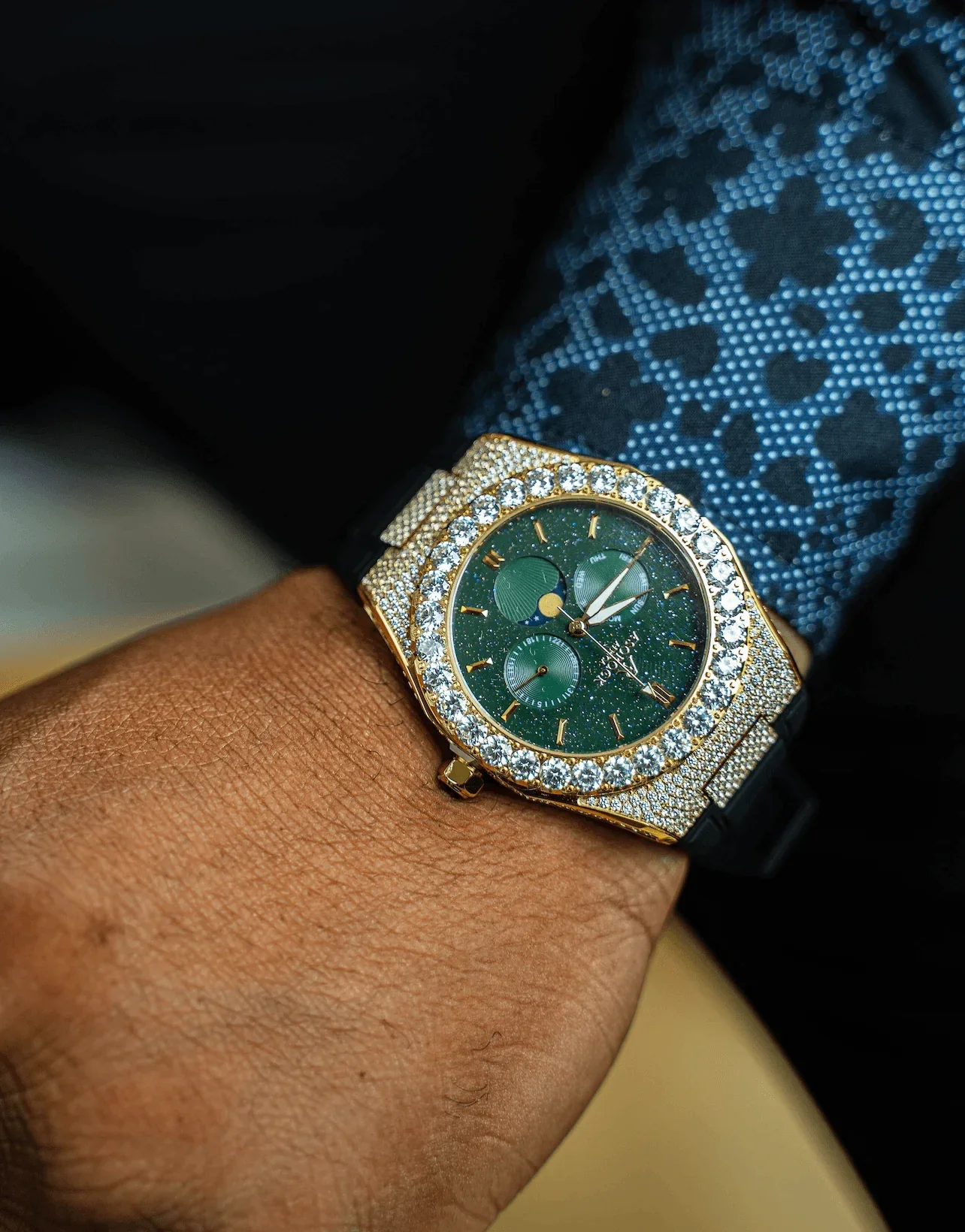 Iced transporter - Big diamond bezel - rubber strap - Image 8