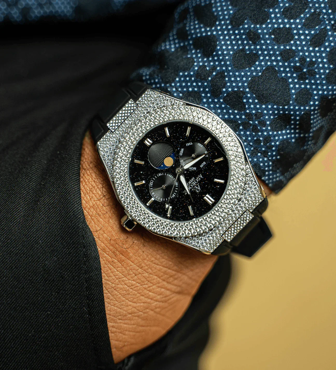 Iced transporter - small diamond bezel - rubber strap - Image 6
